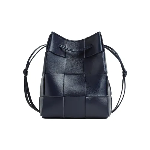 Bottega Veneta Cassette Sheepskin Корова Кожа Ведрообразная Сумка Сумка через плечо Маленькая Женская Космический Серый