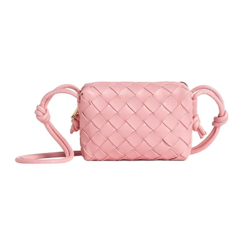 Bottega Veneta Loop Овечья шкура Camera Сумка Сумка через плечо Экстра мини Женская Розовая