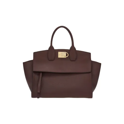 Ferragamo Studio Hammered Текстура Коровья кожа Сумка Большая Женская Кофейного цвета