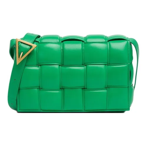 Bottega Veneta Padded Cassette Сумки через плечо Женские
