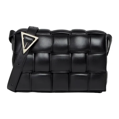 Bottega Veneta Padded Cassette Sheepskin Pillow Bag Crossbody Bag Shoulder Bag Women's Black Bottega Veneta Padded Cassette Sheepskin Подушка Сумка через плечо Сумка через плечо Сумка Женская Черная
