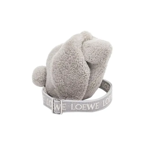 LOEWE Сумки через плечо Женские