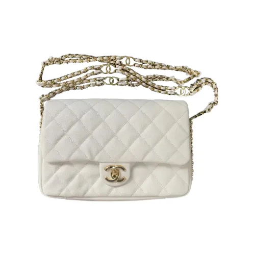 CHANEL Сумки через плечо Женские