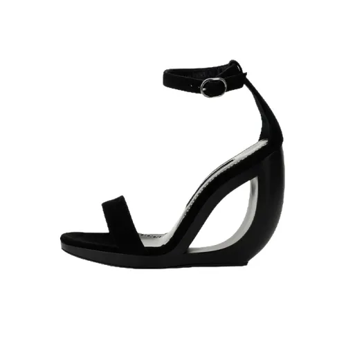 MANOLO BLAHNIK One Ремешок Сандалии 10,5 см Женские Черные