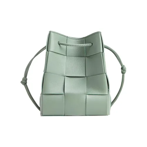 Bottega Veneta Cassette Sheepskin Корова Кожа Подушка Сумка Ведрообразная Сумка Сумка через плечо Маленькая Женская