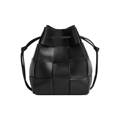 Bottega Veneta Cassette Sheepskin Bucket Bag Portable Crossbody Bag Shoulder Bag Small Women's Black Bottega Veneta Cassette Овчина Ведро Сумка Портативная Сумка через плечо Маленькая Сумка через плечо Женская Черная