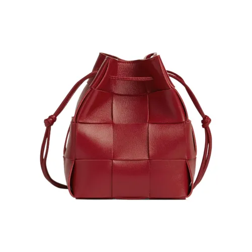 Bottega Veneta Cassette Телячья кожа Ведрообразная сумка Сумка через плечо Маленькая Женская Темно-красная