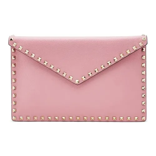 Клатч Valentino Rockstud из крупнозернистой коровьей кожи женский розовый