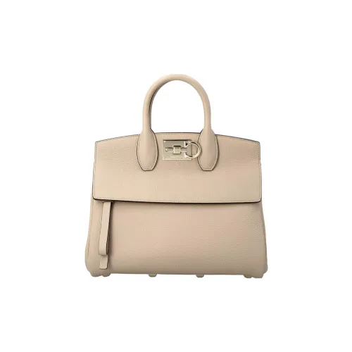 FERRAGAMO Studio Телячья кожа Сумка через плечо Сумка Маленькая Женская Светлый Умбра