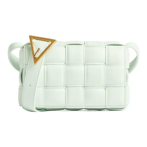 Bottega Veneta Padded Cassette Сумки через плечо Женские