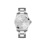 Циферблат серебристого цвета