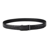 Металлическая застежка, черный принтер, ленты.