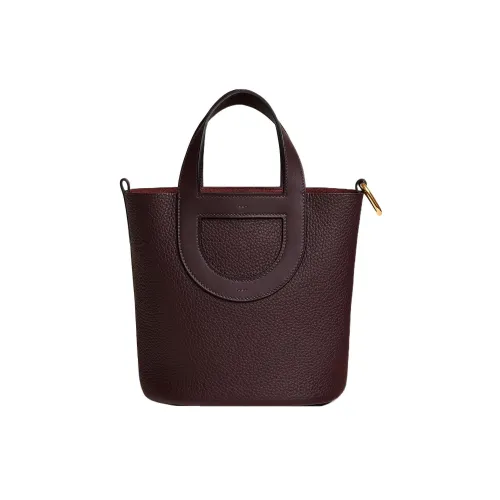 HERMES In The Loop Taurillon Clemence Bullhide с Swift кожа ведрообразная сумка женская седло красного цвета