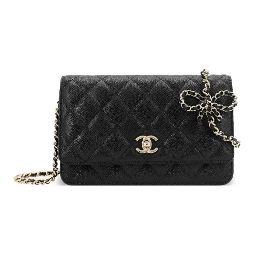 CHANEL Женские кошельки