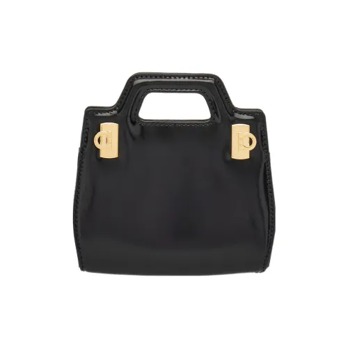 FERRAGAMO Сумка через плечо из коровьей кожи сумка Extra Mini женская черная