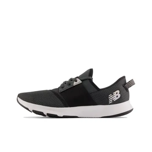New Balance DynaSoft Nergize Low Топ Беговые кроссовки Унисекс Черный