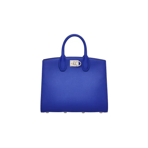 FERRAGAMO Studio Телячья кожа Сумка через плечо Сумка среднего размера Женская Синяя