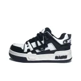 Яркий черный