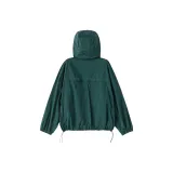 Темно-зеленый