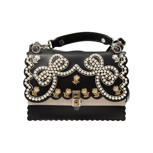 FENDI Телячья кожа Сумка Сумка через плечо Сумка через плечо Стандартная Женская Черная