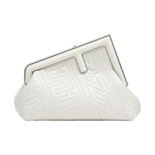 FENDI Женские клатчи