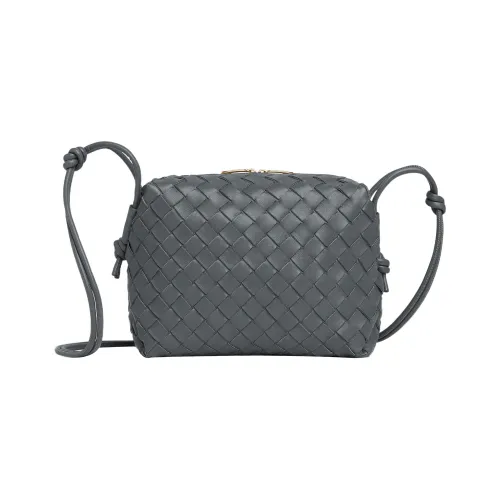 Bottega Veneta Loop кожа Camera сумка сумка через плечо маленькая женская серая