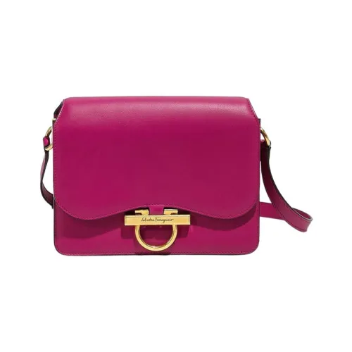 Ferragamo Коровья кожа Маленькая квадратная сумка сумка через плечо женская розово-красная