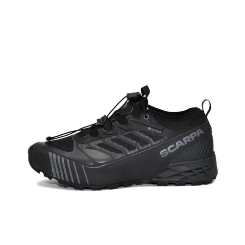 SCARPA Альпинистские и туристические ботинки Низкие Черные Женские