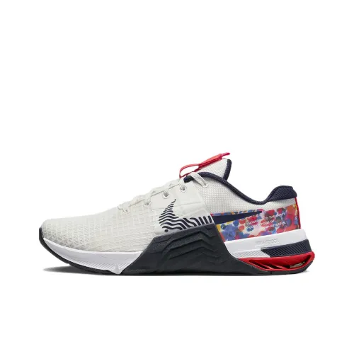 Nike Metcon 8 FlyEase с амортизаторами противоскользящие устойчивые к истиранию низкий топ кроссовки для тренировок женские красный черный