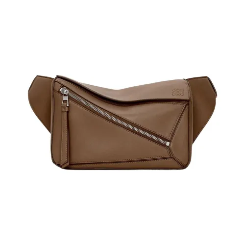 LOEWE Пазл Коровья кожа Бананка Маленький Женские Зимний Коричневый