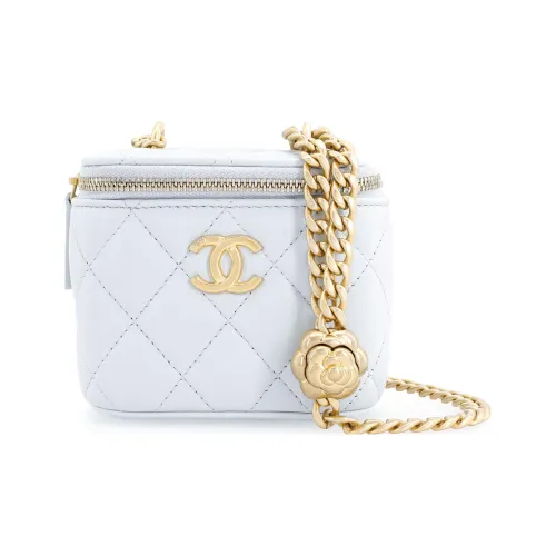 CHANEL Сумки через плечо Женские