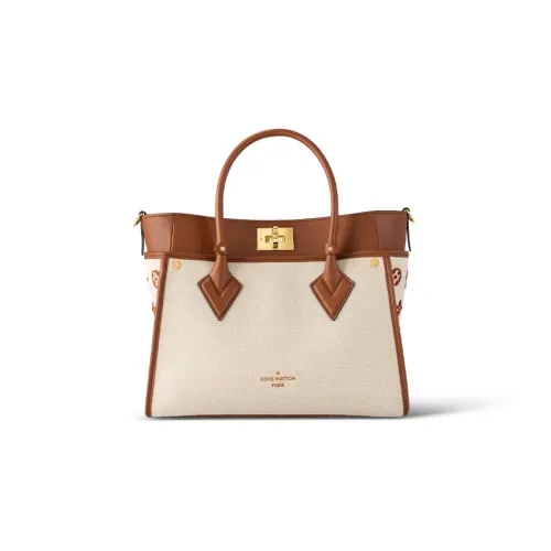 LOUIS VUITTON On My Side Холст с кожей Тоут Сумка Сумка для покупок Сумка среднего размера Женская Бежевая Коричневая
