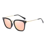 Ярко-черная оправа с розовыми линзами