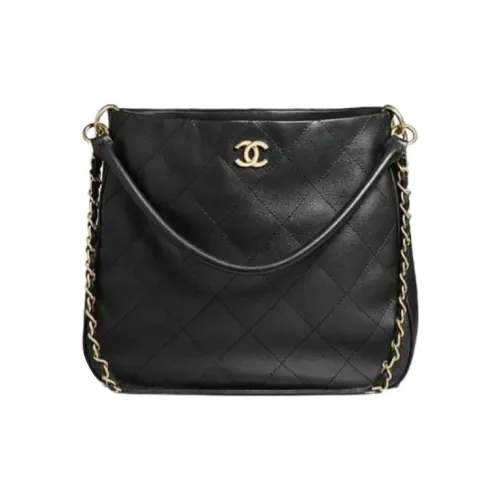 CHANEL Сумки через плечо Женские