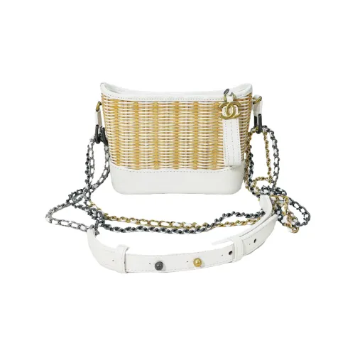 CHANEL Gabrielle Телячья кожа Через плечо Сумка Сумка через плечо Маленькая Женская Белая