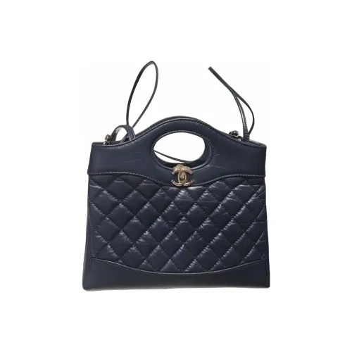 CHANEL Клатчи Женские