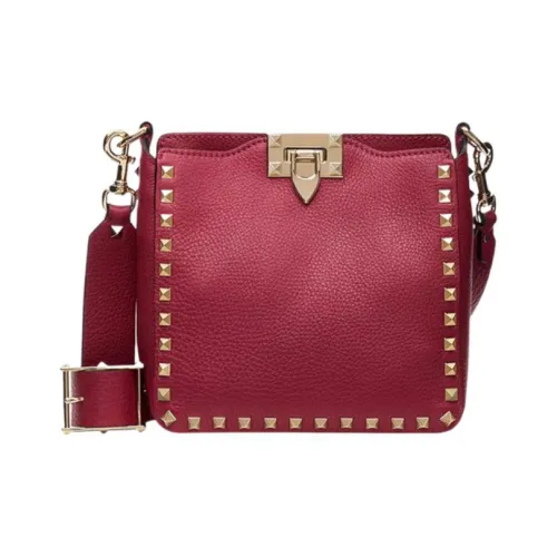 Valentino Rockstud Сумка через плечо из телячьей кожи сумка на плечо женская бордового цвета