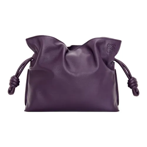 LOEWE Клатчи Женские