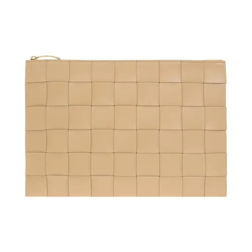 Bottega Veneta Клатч из овечьей и телячьей кожи большой женский бежевый