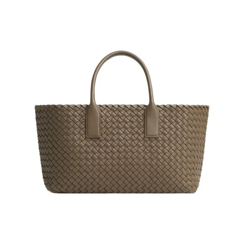 Bottega Veneta Sheepskin Tote Bag Shopping Bag Handbag Crossbody Bag Small Women's Taupe Gray Bottega Veneta Сумка из овчины Bottega Veneta Сумка для покупок Сумка Сумка через плечо Маленькая Женская Тауповый Серый