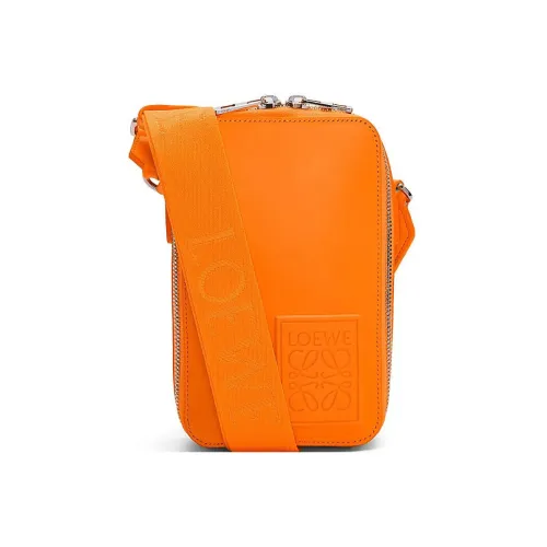 LOEWE Сумки через плечо Женские
