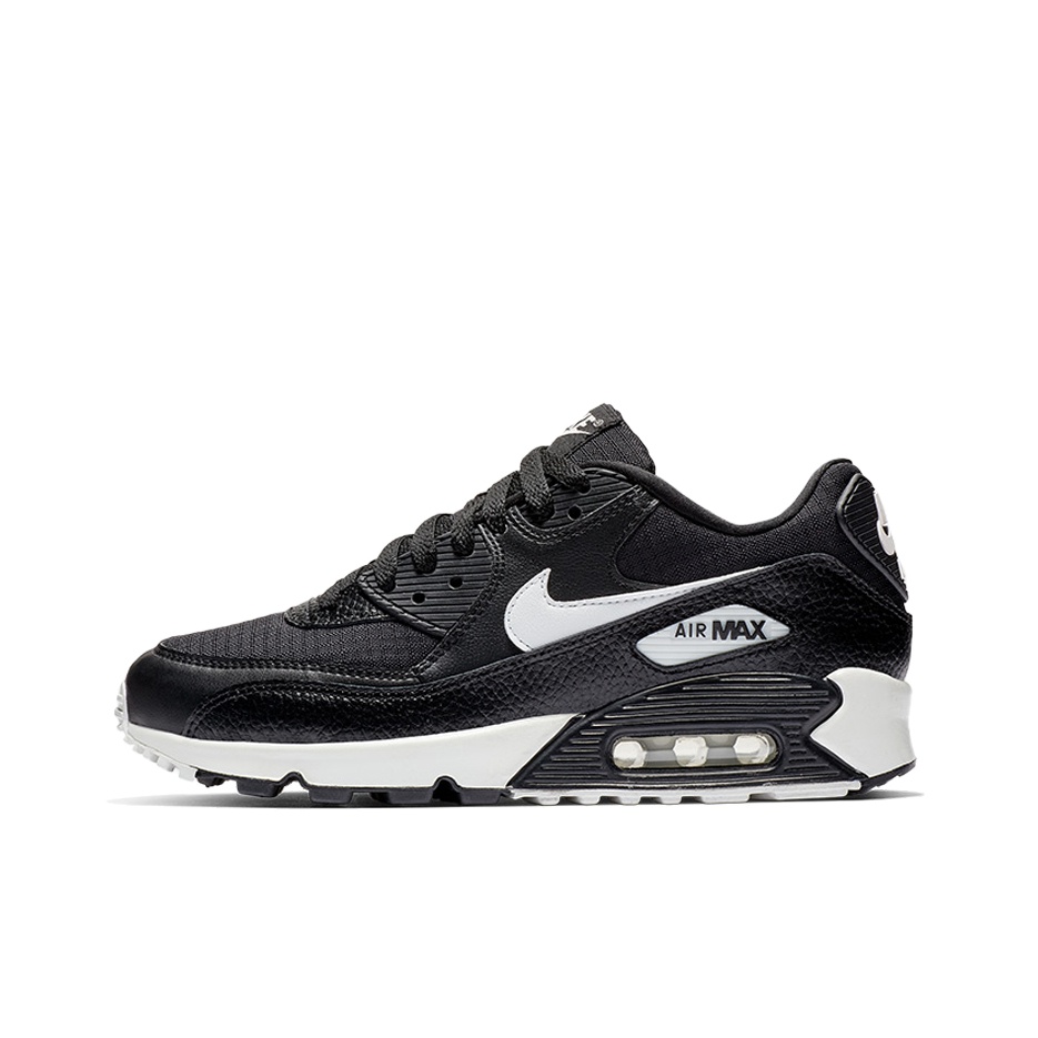 are air max 90 slip resistant