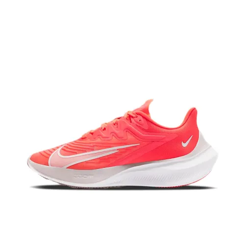 Nike Zoom Gravity 2 Амортизирующие низкие беговые кроссовки с противоскользящим эффектом женские розовые и белые