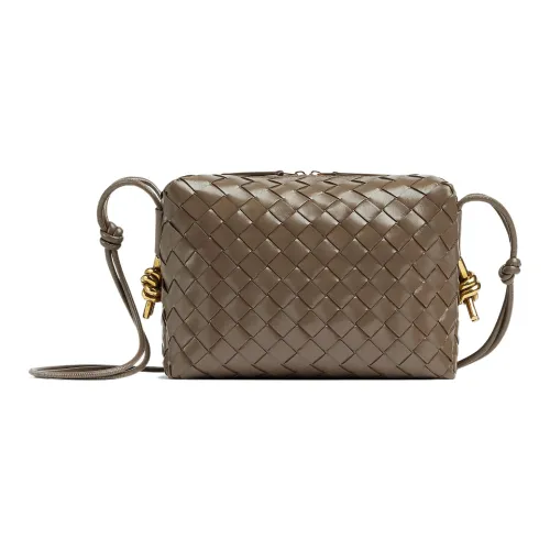 Bottega Veneta Loop Овечья шкура Camera Сумка Сумка через плечо Маленькая Женская Тауповая