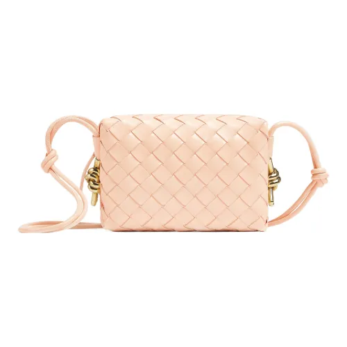 Bottega Veneta Loop Коровья кожа Сумка через плечо Мини Женская Светло-розовая