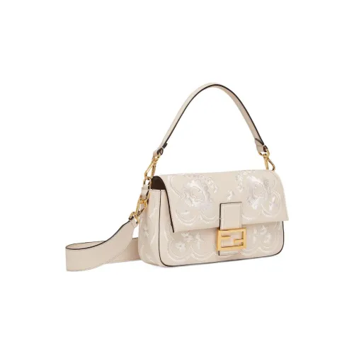 FENDI Baguette Сумки-клатчи Женские