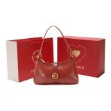 Красный (и Красная коробка с посланием любви)