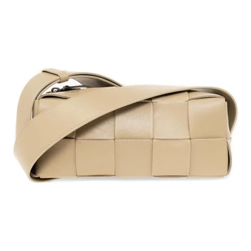 Bottega Veneta Brick Casstte Сумка через плечо из коровьей кожи маленькая мужская бежевая
