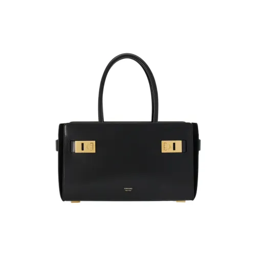 Ferragamo Коровья кожа Одно плечо Сумка Средний Женские Черный