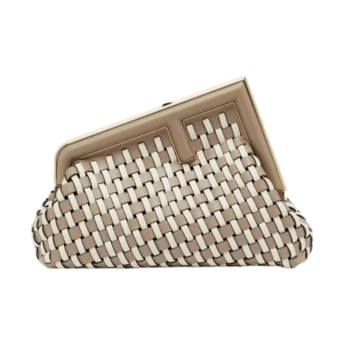 FENDI First Телячья кожа Одно плечо Через плечо Клатч Маленький Женский Голубино-серый Белый